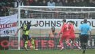 خطأ الوافد الجديد.. مانشستر سيتي يستقبل «هدفاً عابراً للقارات» (فيديو)