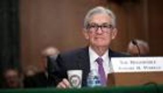 الفيدرالي الأمريكي يتوقع سوق عمل قوية.. ولا يستعجل خفض الفائدة