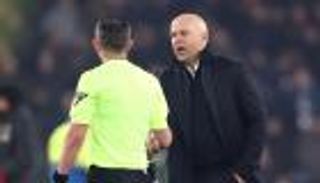 الدوري الإنجليزي.. ليفربول يفقد سلوت وصدمة قوية لمانشستر سيتي