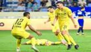 الدوري الإماراتي.. الوصل يحسم الديربي أمام النصر
