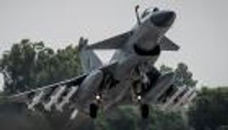 المقاتلة الصينية J-10C.. هل تُسقط F16 من سماء الشرق الأوسط؟