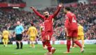 أهداف محمد صلاح مستمرة.. يرصد هنري مجددا ويعادل جيرارد (فيديو)