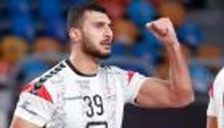 من هو سيف الدرع؟.. مصري جديد في «يد برشلونة»