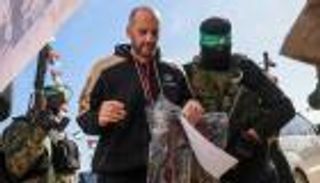 أمل يبهج أسر الرهائن الإسرائيليين.. «إشارة حياة» من أنفاق غزة