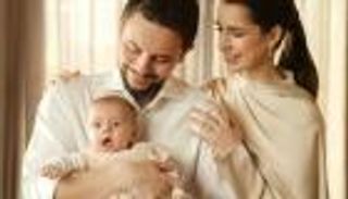 الأميرة إيمان بنت الحسين.. أيقونة الأناقة الملكية منذ ولادتها (صور)