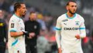 مزحة تكشف الحقيقة.. غويري وبن ناصر يعترفان بمشكلة منتخب الجزائر