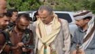 «فرزات الحوثي» وحواجزه.. «سلاح مزدوج» من التجسس إلى الابتزاز