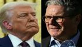 «يذهلني التزامه بالسلام».. ستارمر «يغازل» ترامب لدعم كييف