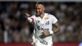 بهدف عجيب.. نيمار يستعيد نسخته الساحرة في سانتوس (فيديو)