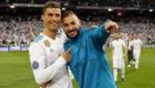 «أفضل لاعب في التاريخ» يفسد علاقة بنزيما برونالدو (فيديو)