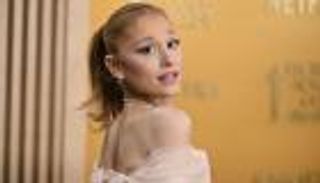 أريانا غراندي تثير قلق جمهورها بسبب مظهرها الأخير