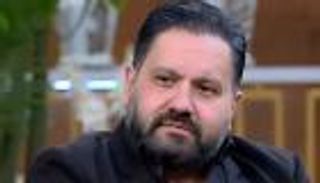 بعد انتشار شائعات مرضه.. إدوارد يطمئن جمهوره: «أنا بخير»