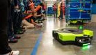 أمازون تستثمر 25 مليار دولار في شبكة بيع بالتجزئة تقودها الروبوتات