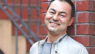 المغني التركي سردار أورتاتش