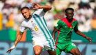 بلايلي أو بن رحمة.. منافسة شرسة على مقعد وحيد في منتخب الجزائر