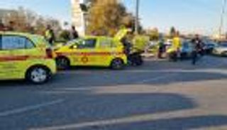 إصابة 10 إسرائيليين في عملية دهس.. وأنباء عن حادث طعن