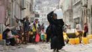 اليمنيون يستقبلون رمضان بصمود يتحدى «أزمات الحوثي»