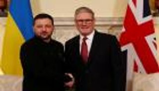 احتفاء بزيلينسكي في لندن.. «داونينغ ستريت» يداوي جُرح البيت الأبيض