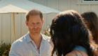 في برنامجها للطهي.. ظهور خاطف لهاري مع ميغان