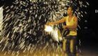 الألعاب النارية في رمضان.. فرحة الأطفال تتحول إلى 4 كوارث في مصر