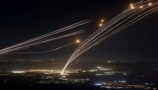 القبة الحديدية تتصدى لصواريخ من غزة