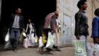 منع صدقات التجار.. إرهاب حوثي يطول قوت آلاف الفقراء باليمن