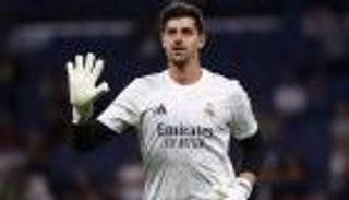 والدته تستغيث.. «نجل كورتوا» يواجه خطر التشرد