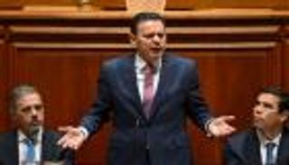 «تضارب المصالح» يطيح بحكومة البرتغال.. البرلمان يحجب الثقة