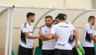 "والدي أنقذني من السجن".. اعترافات مثيرة لهداف الجزائر