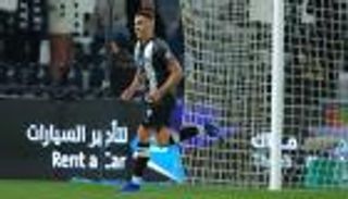 بهاتريك تاريخي.. حمدالله يقترب من عرش رونالدو (فيديو)