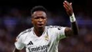 «تجاوز الحدود».. فينيسيوس يشعل غرفة ملابس ريال مدريد