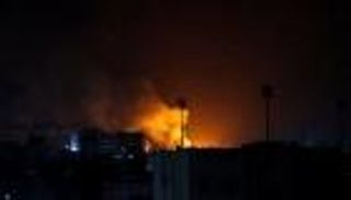 ضربة موجعة للحوثيين.. غارات أمريكية تدك منشآت عسكرية بالحديدة