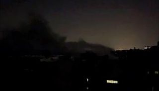 تصاعد الأدخنة جراء الغارات الإسرائيلية على غزة