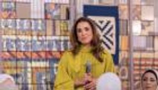 الملكة رانيا في إفطار مادبا.. حضور لافت وأناقة رمضانية مميزة