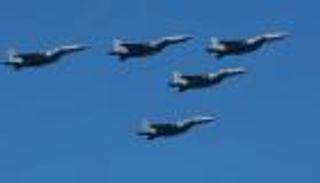 المرصد السوري: غارات إسرائيلية تستهدف كتيبة صواريخ في وسط البلاد