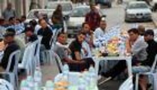 تونس في رمضان.. «موائد الرحمن» تجمع المحتاجين وعابري السّبيل (خاص)