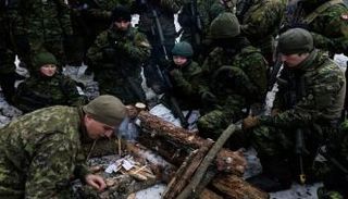 جنود كنديون أثناء التدريبات 