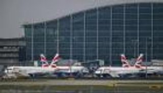 السيطرة على حريق تسبب في إغلاق مطار هيثرو