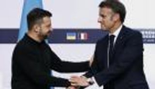 «سأتصل بك لاحقا».. زيلينسكي يحرج ماكرون أمام الصحفيين