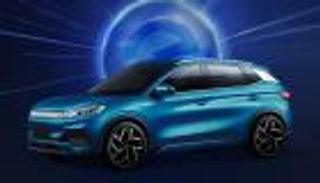 «BYD» تبهر العالم.. شحن السيارة الكهربائية في 5 دقائق