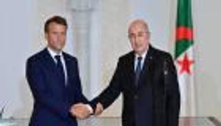 «المرجعية الوحيدة».. تبون يتكئ على ماكرون لحل خلاف الدولتين