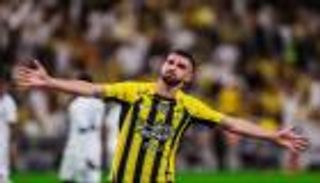 حسام عوار يلجأ إلى فرنسا للتخلص من «كابوسه»