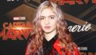 صديقة «إيلون ماسك» تكشف عن تشخيصها بالتوحد بسبب حبها للقراءة