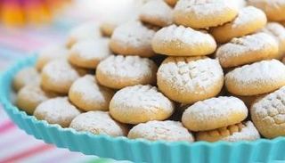 الخبيزة تضيف لمسة غذائية وصحية لكعك العيد