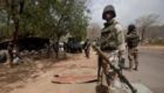 استهداف قاعدتين عسكريتين في نيجيريا.. قتلى وجرحى بينهم «قائد لواء»