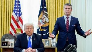 هيغسيث مع ترامب