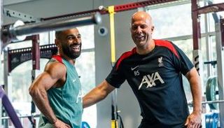 أرني سلوت ومحمد صلاح في ليفربول
