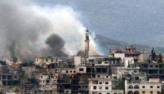 تصاعد الدخان من موقع غارة إسرائيلية على قرية الخيام جنوب لبنان