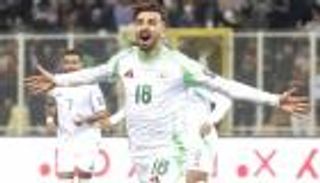 بعد الخماسية.. عمورة يتلقى هدية بـ10 ملايين يورو