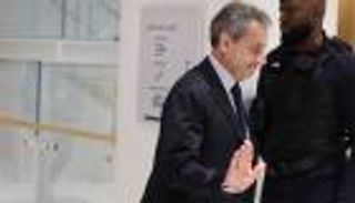 «أموال القذافي» تطارد ساركوزي.. نيابة فرنسا تطلب السجن 7 سنوات